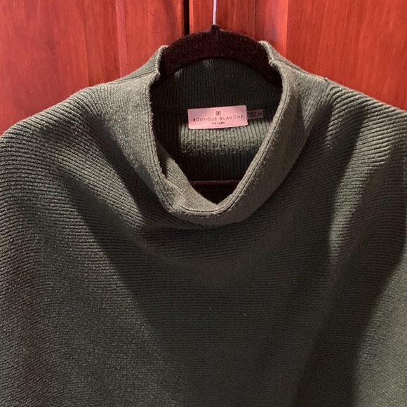 Green cocoon style sweater - Picture 3 of 4